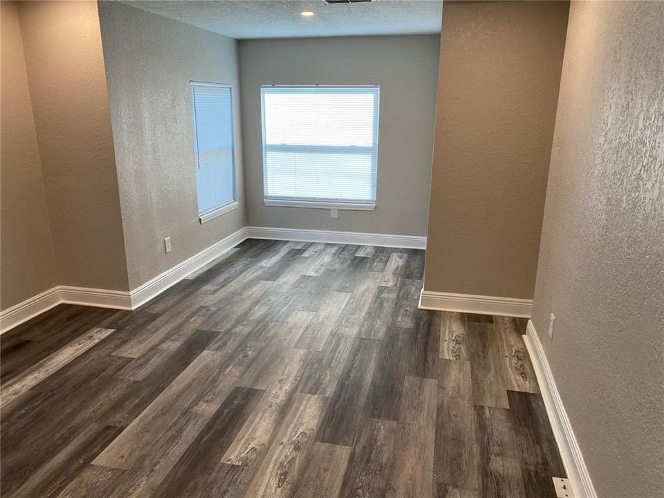 For Rent: $1,600 (3 beds, 2 baths, 829 Square Feet)