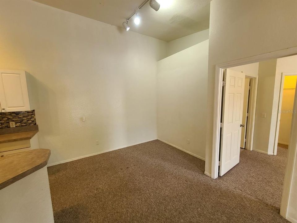 For Rent: $1,500 (2 beds, 2 baths, 971 Square Feet)