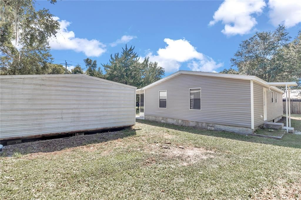 Active With Contract: $159,900 (3 beds, 2 baths, 1040 Square Feet)