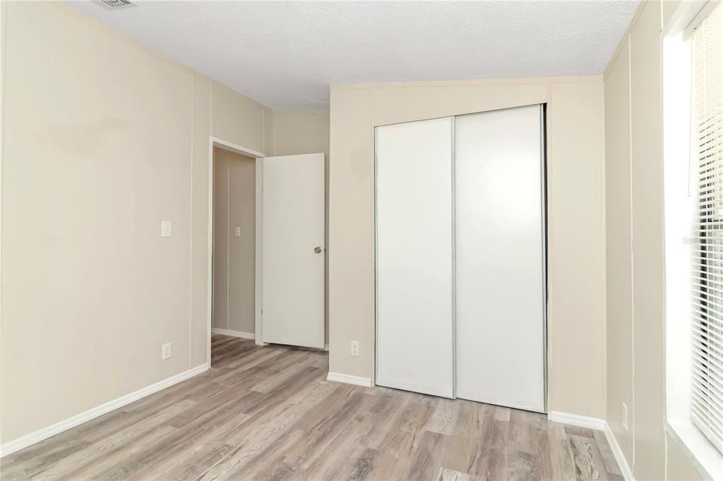 Active With Contract: $159,900 (3 beds, 2 baths, 1040 Square Feet)