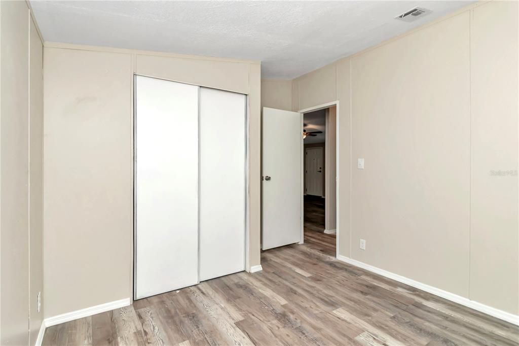 Active With Contract: $159,900 (3 beds, 2 baths, 1040 Square Feet)