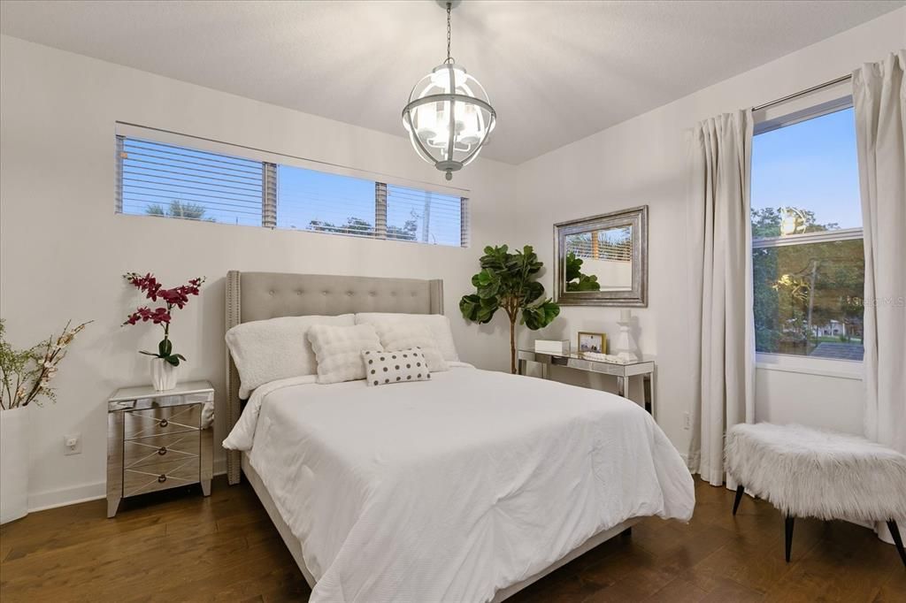 Active With Contract: $1,050,000 (4 beds, 3 baths, 2520 Square Feet)