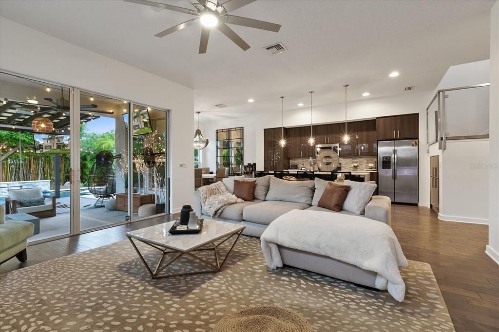 Active With Contract: $1,050,000 (4 beds, 3 baths, 2520 Square Feet)