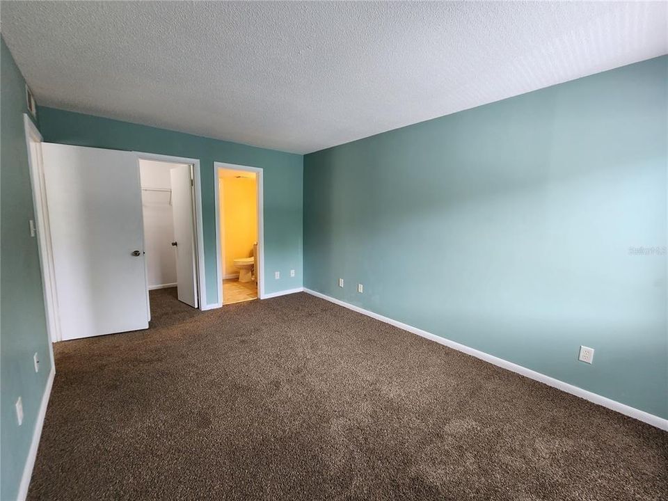 For Sale: $140,000 (2 beds, 1 baths, 990 Square Feet)