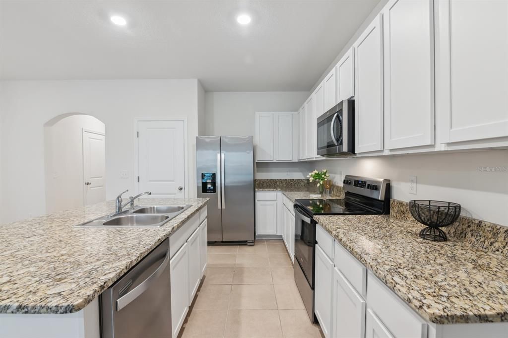 For Sale: $305,900 (3 beds, 2 baths, 1690 Square Feet)