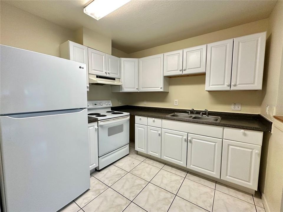 For Rent: $1,395 (3 beds, 1 baths, 875 Square Feet)