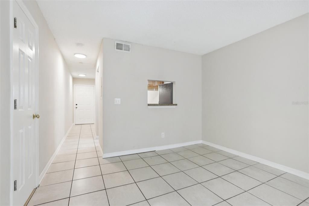 Active With Contract: $125,000 (2 beds, 1 baths, 864 Square Feet)