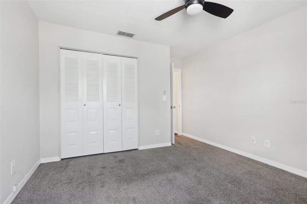 Active With Contract: $125,000 (2 beds, 1 baths, 864 Square Feet)