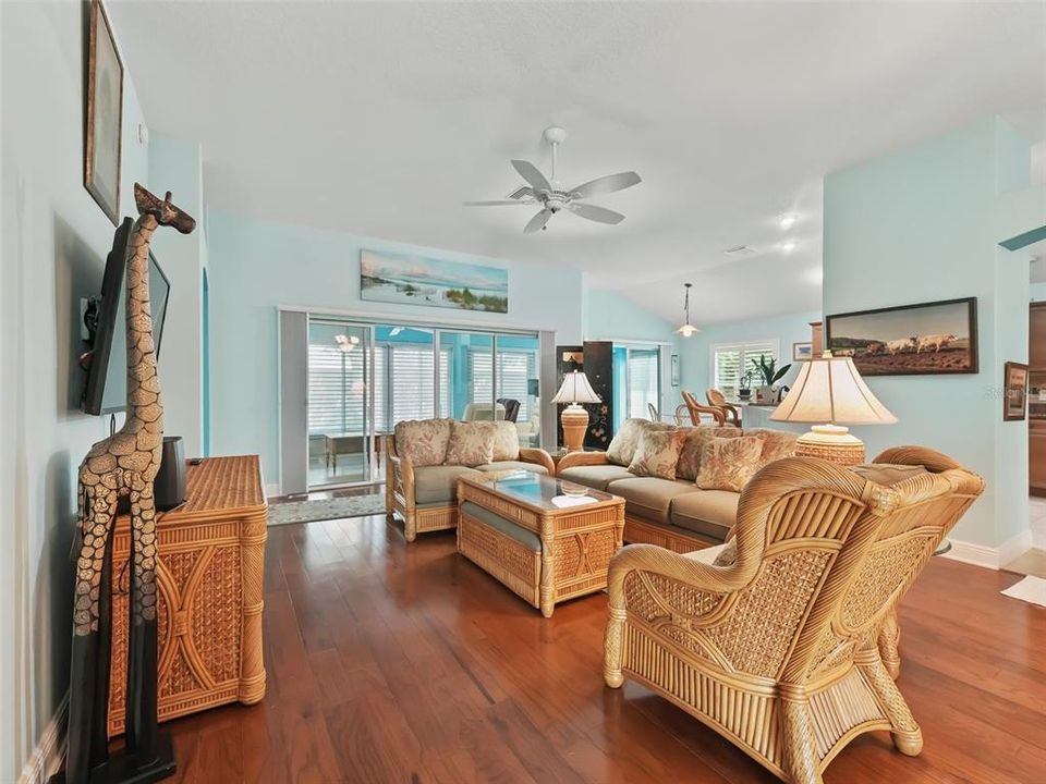 For Sale: $639,000 (3 beds, 2 baths, 2005 Square Feet)