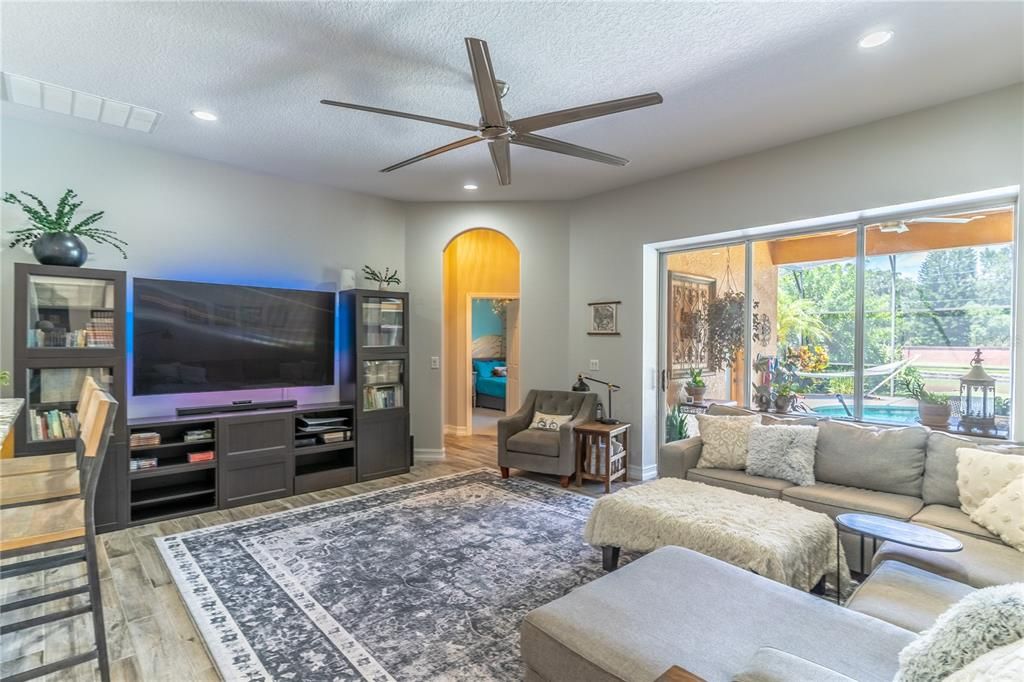 Light and Bright Family Room