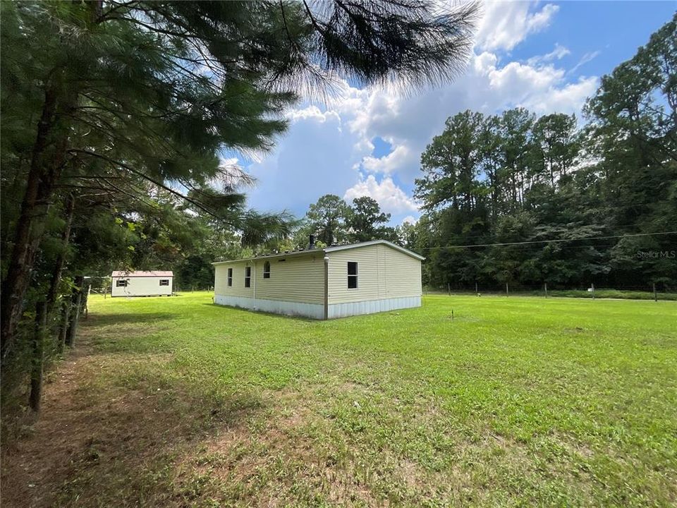 For Sale: $156,000 (3 beds, 2 baths, 1188 Square Feet)