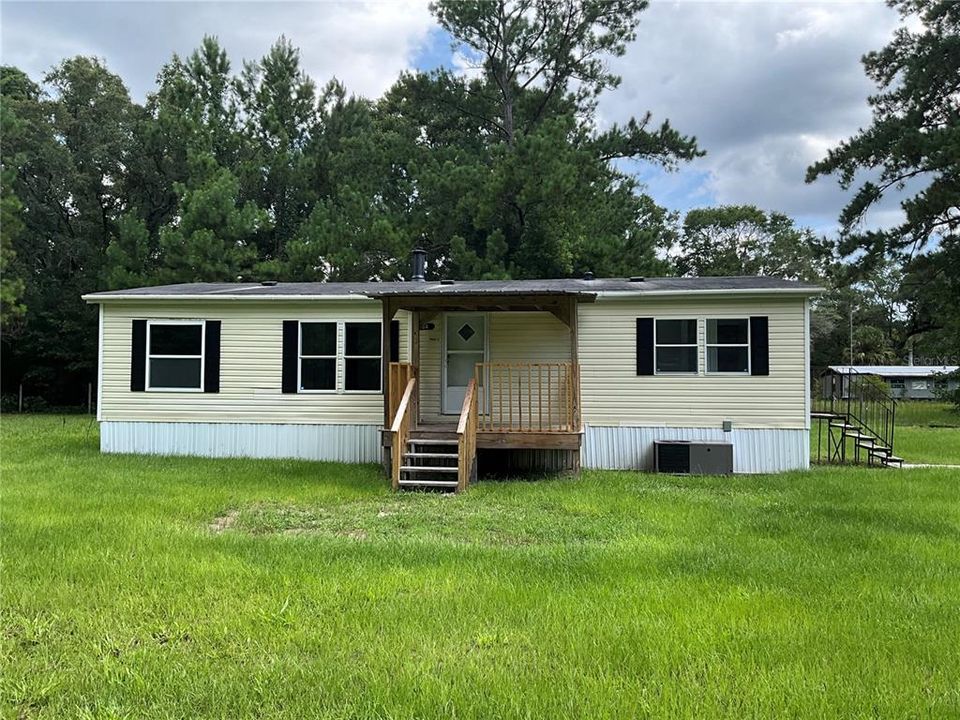 For Sale: $156,000 (3 beds, 2 baths, 1188 Square Feet)