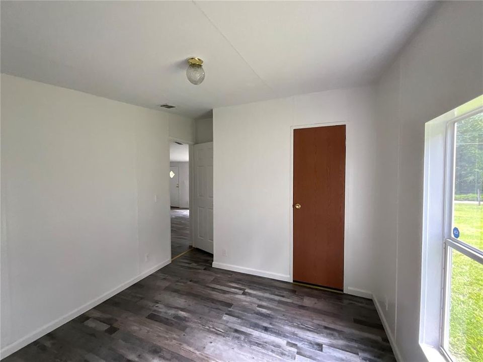 For Sale: $156,000 (3 beds, 2 baths, 1188 Square Feet)