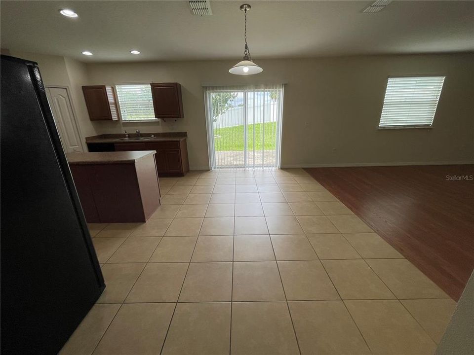 For Rent: $2,250 (4 beds, 3 baths, 2980 Square Feet)