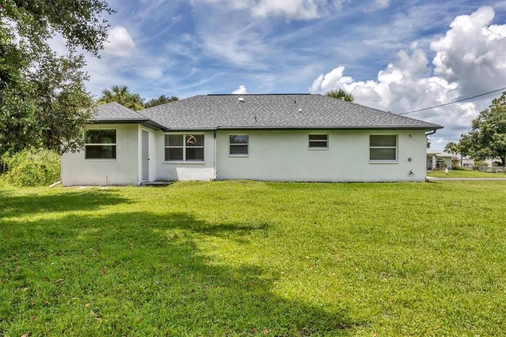 For Sale: $320,000 (3 beds, 2 baths, 1331 Square Feet)