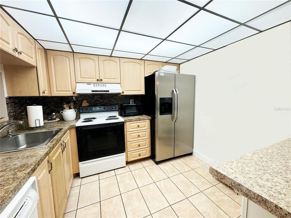 Active With Contract: $189,900 (2 beds, 2 baths, 1019 Square Feet)