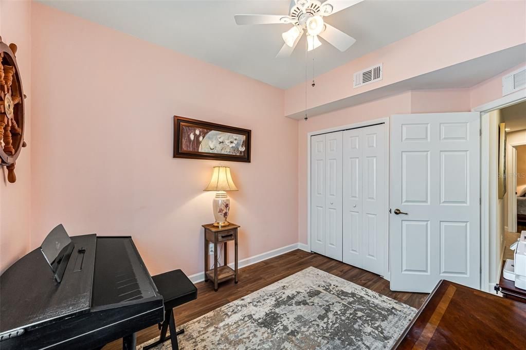 For Sale: $289,750 (3 beds, 2 baths, 1249 Square Feet)