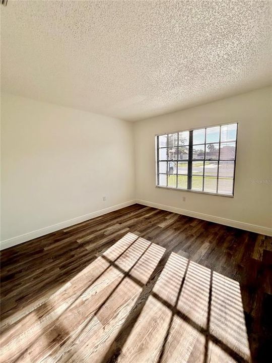 Active With Contract: $199,900 (2 beds, 2 baths, 1066 Square Feet)