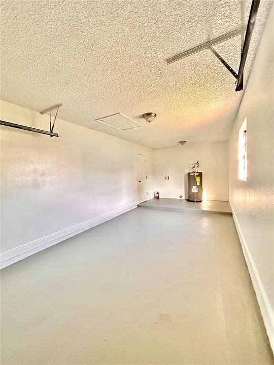 Active With Contract: $199,900 (2 beds, 2 baths, 1066 Square Feet)