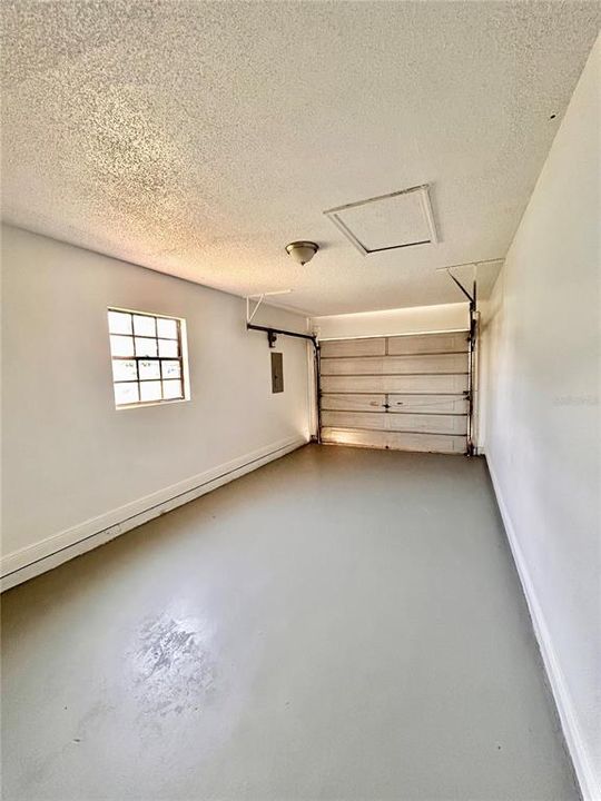 Active With Contract: $199,900 (2 beds, 2 baths, 1066 Square Feet)