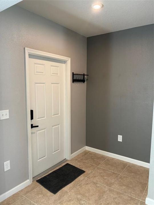 For Rent: $2,350 (4 beds, 2 baths, 2232 Square Feet)