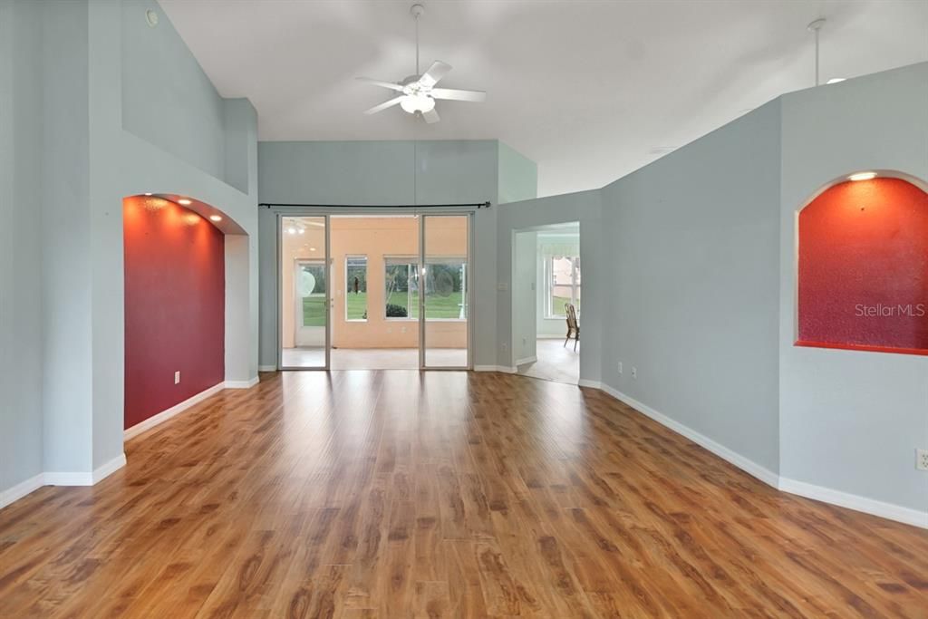 Active With Contract: $299,900 (3 beds, 2 baths, 1774 Square Feet)