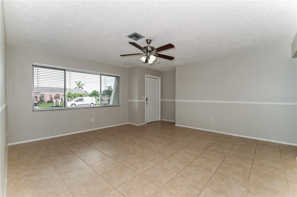 For Rent: $1,995 (3 beds, 2 baths, 1312 Square Feet)