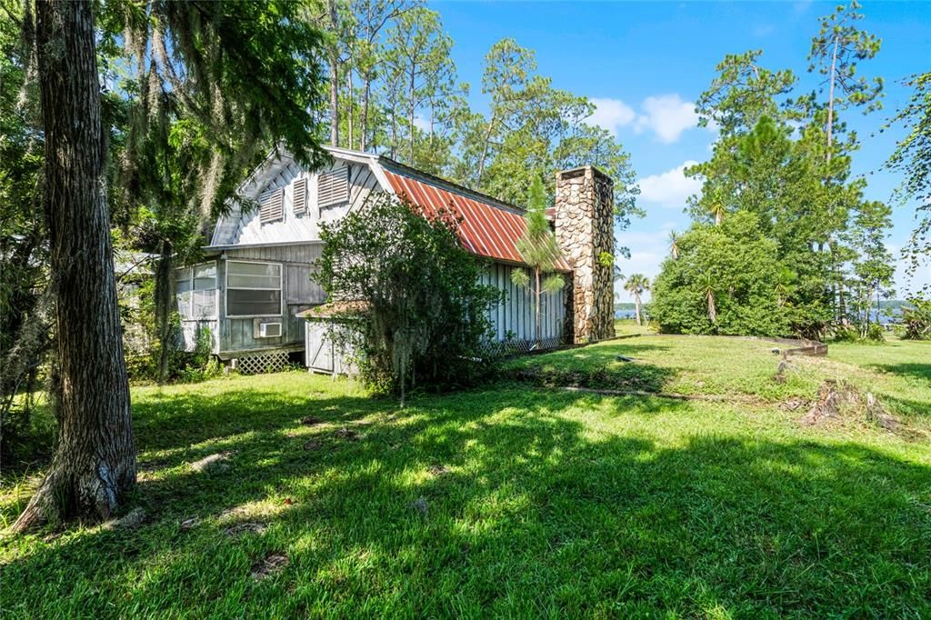 Active With Contract: $849,900 (3 beds, 2 baths, 1580 Square Feet)