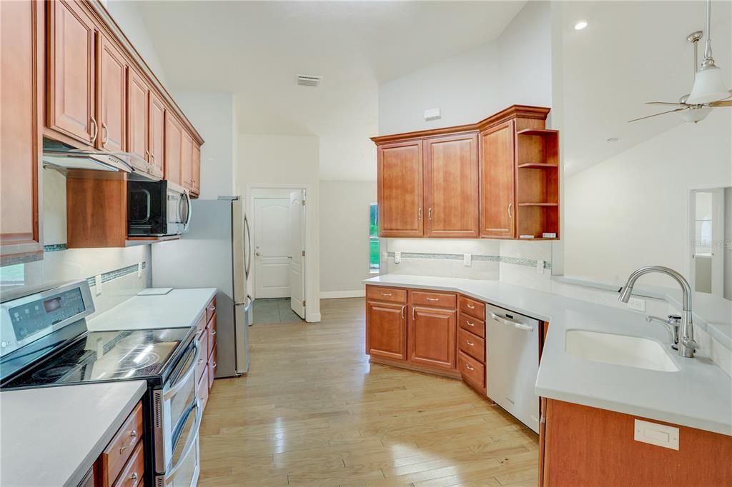 For Sale: $475,000 (3 beds, 2 baths, 1925 Square Feet)