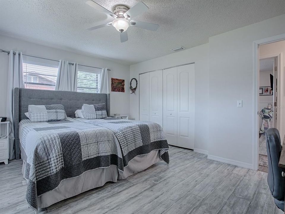 For Sale: $269,900 (3 beds, 2 baths, 1463 Square Feet)