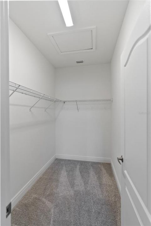 Master Bedroom Walk In Closet