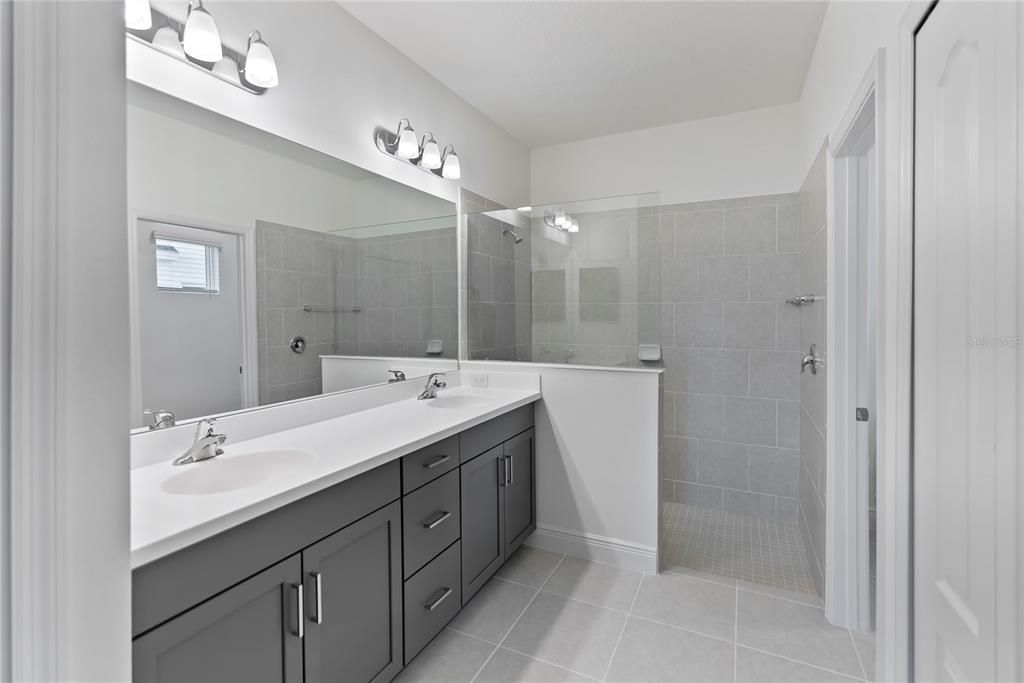 Double Vanity Ensuite Master Bathroom