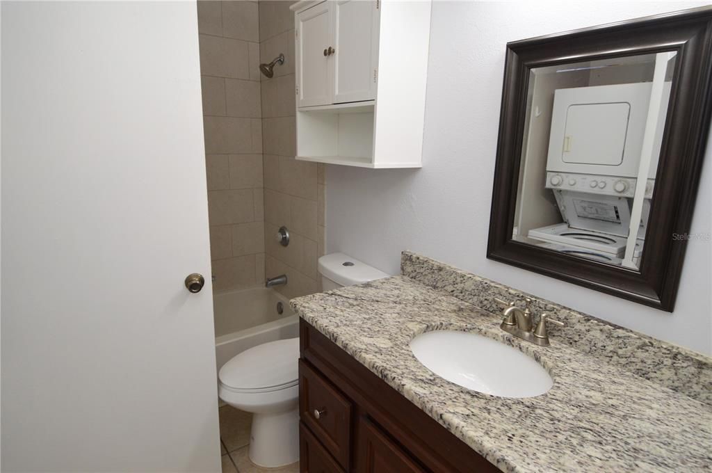 Active With Contract: $1,375 (1 beds, 1 baths, 622 Square Feet)