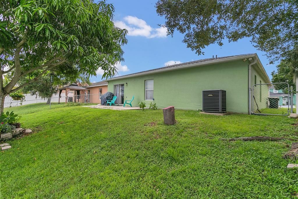 Active With Contract: $330,000 (3 beds, 2 baths, 1632 Square Feet)