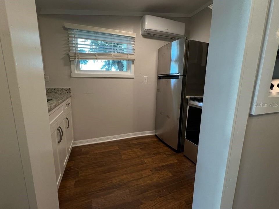 For Rent: $1,100 (1 beds, 1 baths, 450 Square Feet)