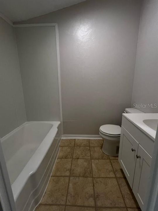 For Rent: $1,100 (1 beds, 1 baths, 450 Square Feet)