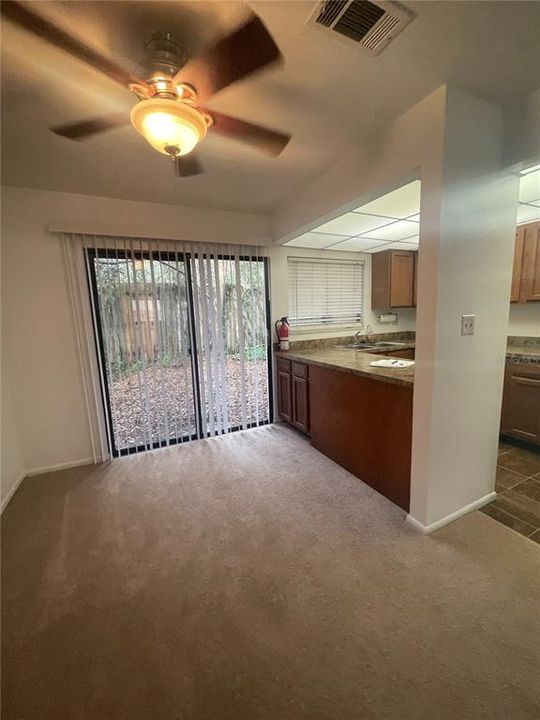 For Rent: $1,325 (2 beds, 1 baths, 938 Square Feet)