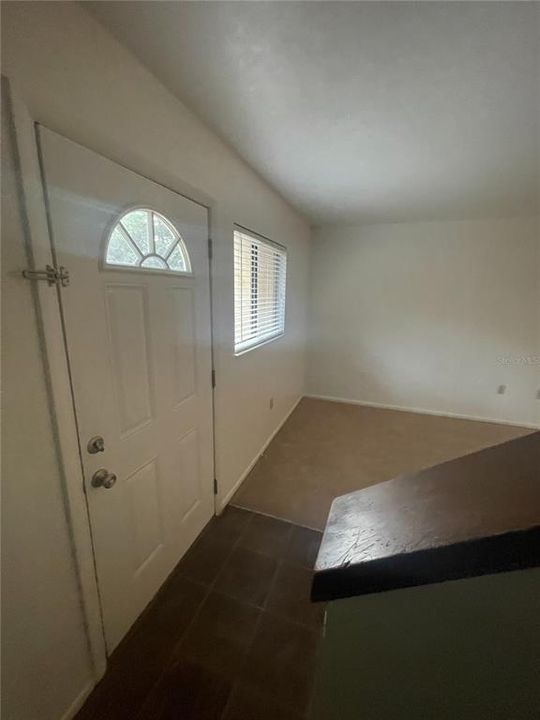 For Rent: $1,325 (2 beds, 1 baths, 938 Square Feet)