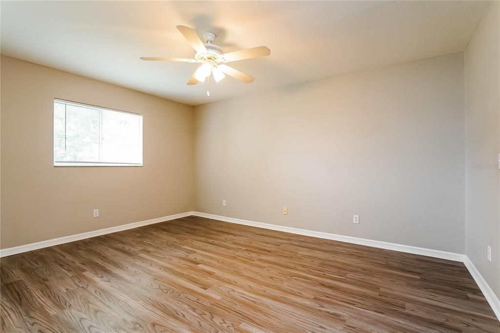 For Rent: $2,320 (4 beds, 2 baths, 1869 Square Feet)