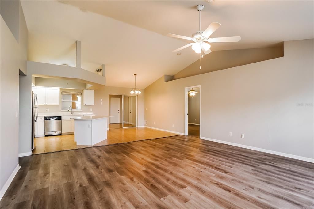 For Rent: $2,320 (4 beds, 2 baths, 1869 Square Feet)