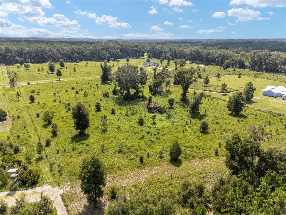 На продажу: $184,000 (6.10 acres)