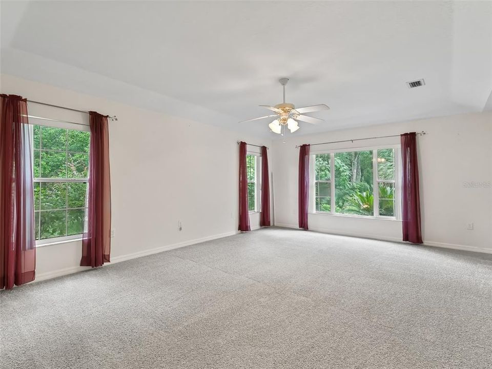 Master Bedroom - good light