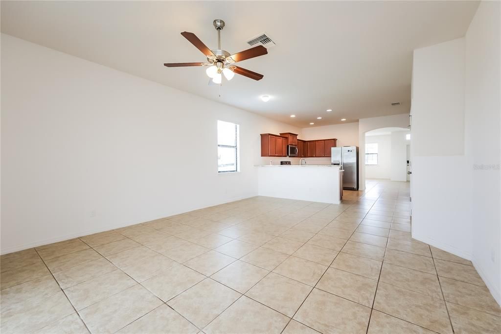 For Rent: $2,265 (4 beds, 2 baths, 1853 Square Feet)