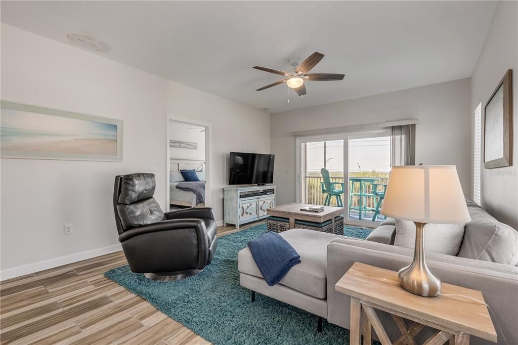 Active With Contract: $485,000 (3 beds, 3 baths, 1531 Square Feet)