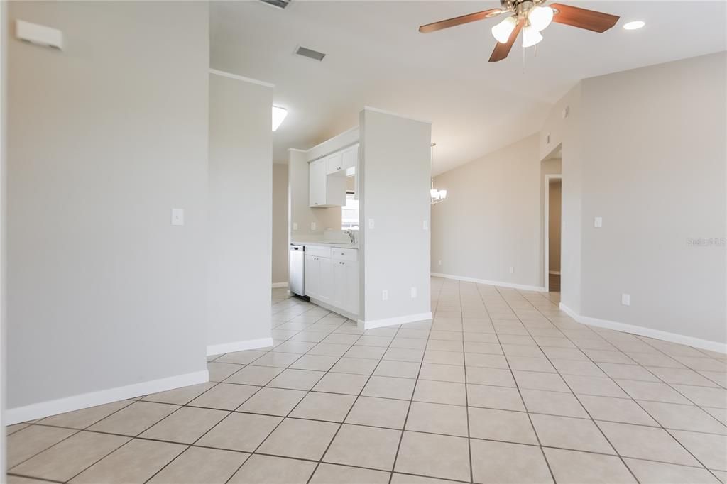 For Rent: $1,995 (3 beds, 2 baths, 1103 Square Feet)