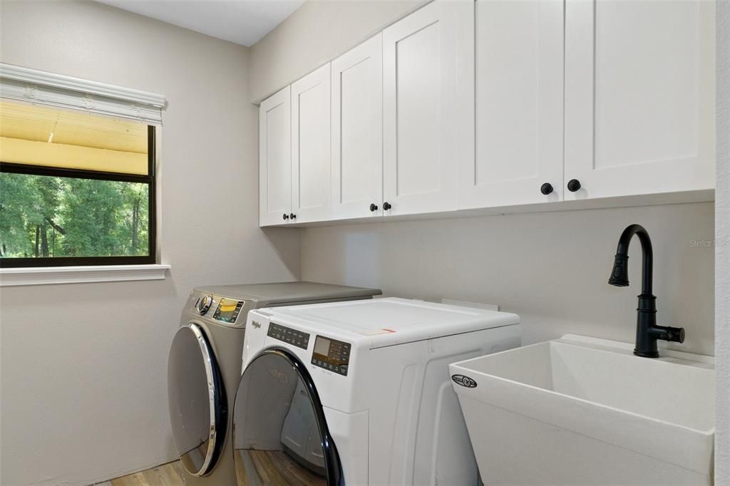 Washer & dryer convey with home.