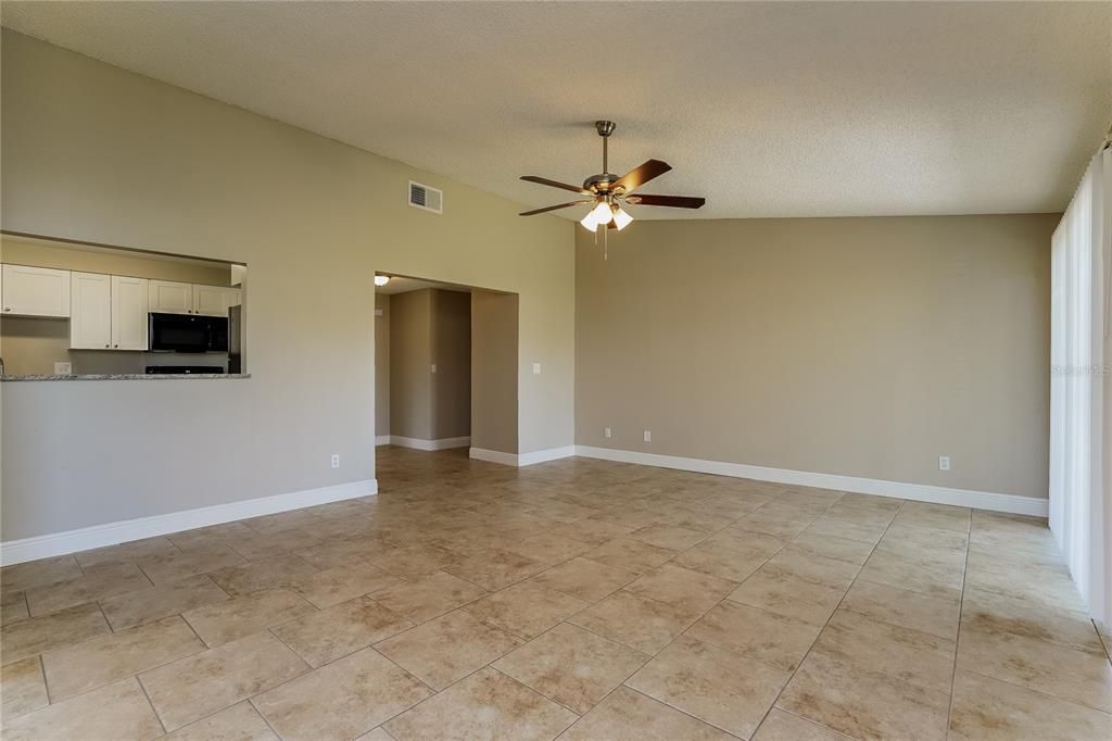 For Rent: $2,370 (3 beds, 2 baths, 1366 Square Feet)