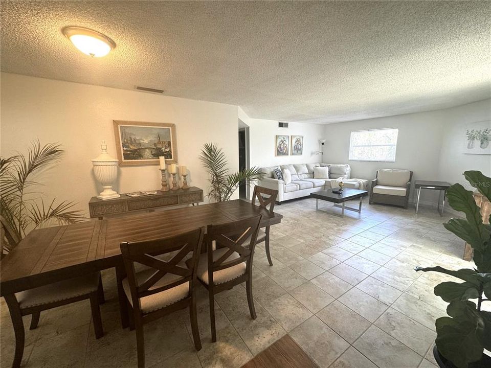 For Sale: $359,900 (3 beds, 2 baths, 1200 Square Feet)