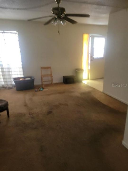 For Sale: $104,500 (1 beds, 1 baths, 588 Square Feet)