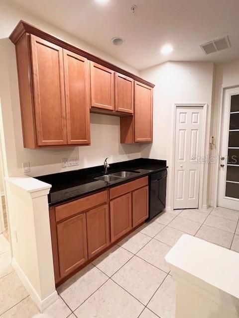 For Rent: $2,550 (4 beds, 3 baths, 1528 Square Feet)